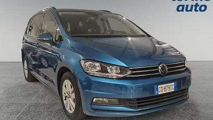 Käytetty VW Touran Business 116 HP (85 kW) 2020 Sininen Tila-auto