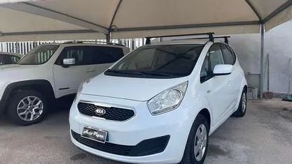Bianco Usata 2013 Kia Venga Due volumi | 4000 € (Buon prezzo)