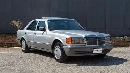 Usata Mercedes S300 SE 188 CV (138 kW) 1986 Argento Berlina