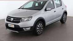 Argento Usata 2015 Dacia Sandero Prestige Due volumi | 7999 € (Buon prezzo)