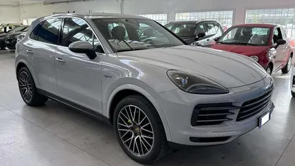 Gesso pastello Usata 2022 Porsche Cayenne SUV | 56.900 €