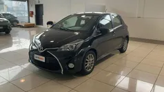 Nero Usata 2016 Toyota Yaris Active Tre volumi | 10.299 € (Buon prezzo)