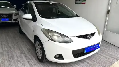Usata Mazda 2 86 CV (63 kW) 2010 Bianco Utilitaria