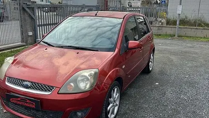 Usata Ford Fiesta Ghia 68 CV (50 kW) 2006 Utilitaria