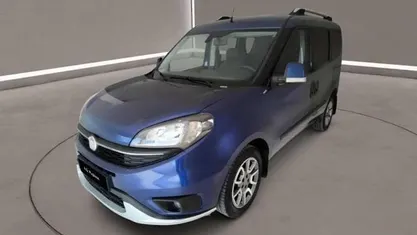 Usata Fiat Doblò S 120 CV (88 kW) 2022 Blu Monovolume