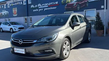 Grigio Usata 2017 Opel Astra Station wagon | 6900 € (Buon prezzo)