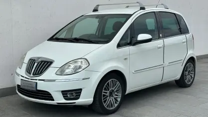 Usata Lancia Musa 77 CV (56 kW) 2010 Bianco Monovolume