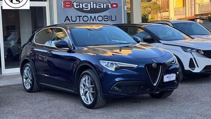 Käytetty Alfa Romeo Stelvio 210 HP (154 kW) 2018 Sininen Katumaasturi