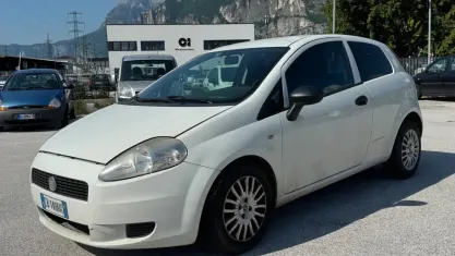 Usata Fiat Grande Punto 75 CV (55 kW) 2011 Bianco Utilitaria
