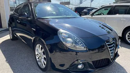 Usata Alfa Romeo Giulietta Distinctive 105 CV (77 kW) 2015 Nero metallizzato Utilitaria