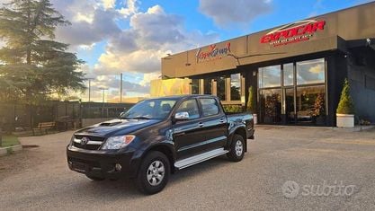 Käytetty Toyota HiLux SR 171 HP (125 kW) 2007 Harmaa Nouto