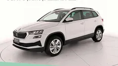 Bianco luna metallizzato Usata 2024 Skoda Karoq Executive SUV | 25.900 € (Buon prezzo)