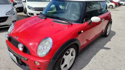 Usata Mini Cooper 116 CV (85 kW) 2003 Rosso Utilitaria