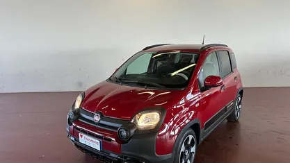Usata Fiat Panda Cross Cross 69 CV (50 kW) 2024 Rosso passione (pastello) Utilitaria