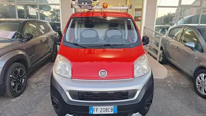 Rosso Usata 2016 Fiat Fiorino Monovolume | 6557 € (Buon prezzo)