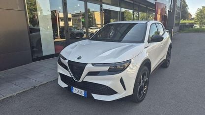 Usado Alfa Romeo Junior Edizione Speciale 145 CV (106 kW) 2025 Blanco SUV