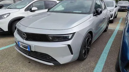 Usata Opel Astra Business Elegance 180 CV (132 kW) 2023 Argento Berlina