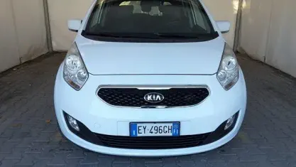 Usata Kia Venga 90 CV (66 kW) 2015 Bianco Utilitaria