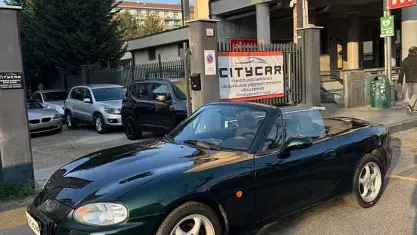 Usata Mazda MX5 110 CV (80 kW) 1999 Verde Cabrio