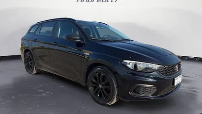Usata Fiat Tipo Easy 120 CV (88 kW) 2018 Nero Station wagon
