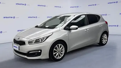 Grigio Usata 2016 Kia Ceed Due volumi | 7890 € (Buon prezzo)