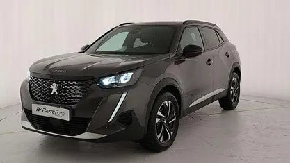 Usata 2023 Peugeot 2008 Allure SUV | 20.900 € (Buon prezzo)