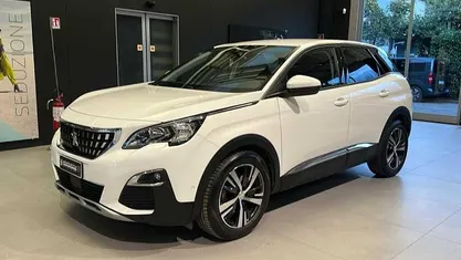 Usata Peugeot 3008 Allure 120 CV (88 kW) 2017 SUV