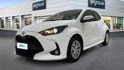 Usata Toyota Yaris Active 72 CV (52 kW) 2023 Bianco Utilitaria