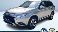Argento metallizzato Usata 2021 Mitsubishi Outlander SUV | 19.400 € (Buon prezzo)