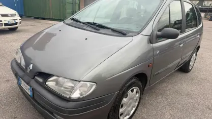 Usata Renault Scénic 107 CV (78 kW) 1999 Grigio Monovolume