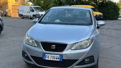 Usata Seat Ibiza 85 CV (62 kW) 2011 Grigio Berlina