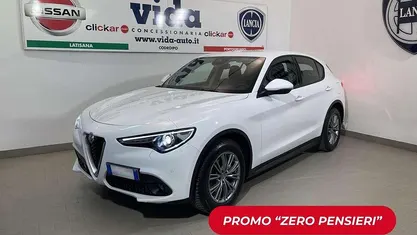 Bianco / pastello Usata 2021 Alfa Romeo Stelvio Business SUV | 25.900 € (Buon prezzo)