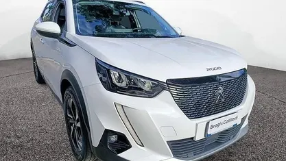 Usata 2021 Peugeot 2008 Allure SUV | 15.900 € (Buon prezzo)