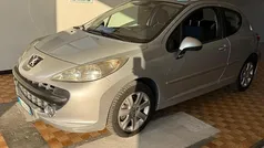 Argento Usata 2006 Peugeot 207 Tre volumi | 2500 € (Buon prezzo)