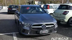 Grigio montagna Usata 2021 Mercedes A180 Business Tre volumi | 22.000 € (Buon prezzo)