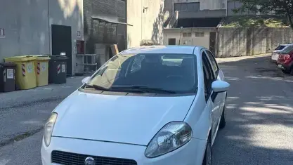 Usata Fiat Grande Punto Active 75 CV (55 kW) 2008 Bianco Utilitaria