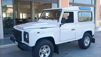 Usata Land Rover Defender SE 122 CV (89 kW) 2010 Bianco Station wagon
