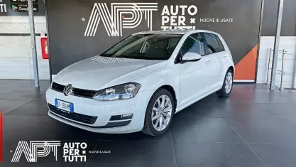 Usata VW Golf VII Trendline 105 CV (77 kW) 2014 Bianco Utilitaria