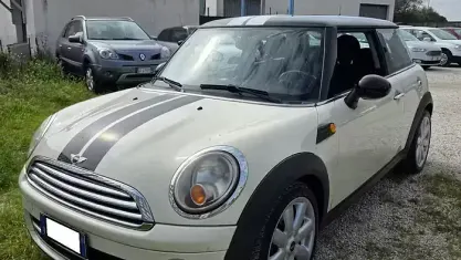 Usata Mini Cooper D 109 CV (80 kW) 2008 Bianco Utilitaria