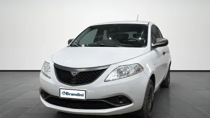 Usata Lancia Ypsilon 69 CV (50 kW) 2019 Grigio Utilitaria