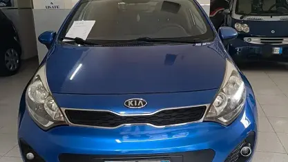 Usata Kia Rio 75 CV (55 kW) 2012 Bluazzurro Berlina