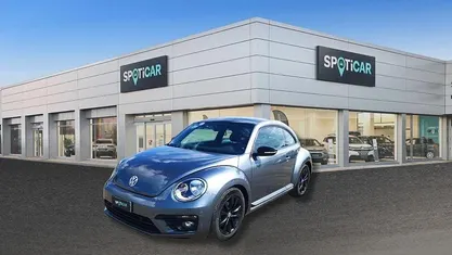 Usata VW Beetle Design 110 CV (80 kW) 2018 Grigio tetto nero Utilitaria