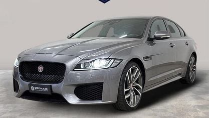 Usata Jaguar XF Prestige 180 CV (132 kW) 2020 Grigio Berlina