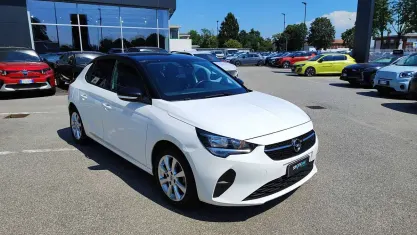 Usata Opel Corsa Elegance 75 CV (55 kW) 2022 Bianco pastellotetto nero Utilitaria