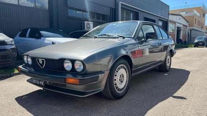 Usata Alfa Romeo Alfetta 131 CV (96 kW) 1982 Grigio Berlina