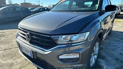 Usata VW T-Roc Style 110 CV (80 kW) 2021 Grigio scuro SUV
