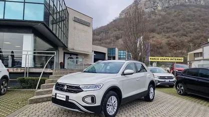 Usata VW T-Roc Life 150 CV (110 kW) 2023 SUV