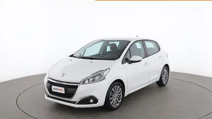Usata 2016 Peugeot 208 Active Utilitaria | 8299 € (Buon prezzo)
