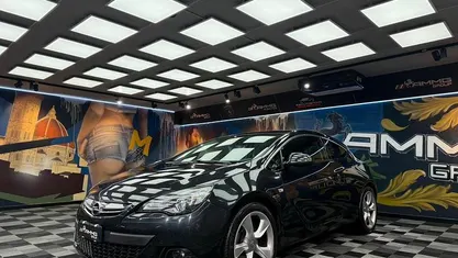 Usata Opel Astra GTC Cosmo 165 CV (121 kW) 2012 Grigio Coupé