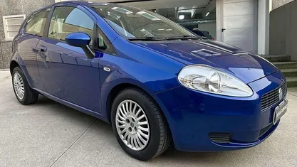 Usata Fiat Punto Lounge 90 CV (66 kW) 2006 Blu/azzurro Utilitaria